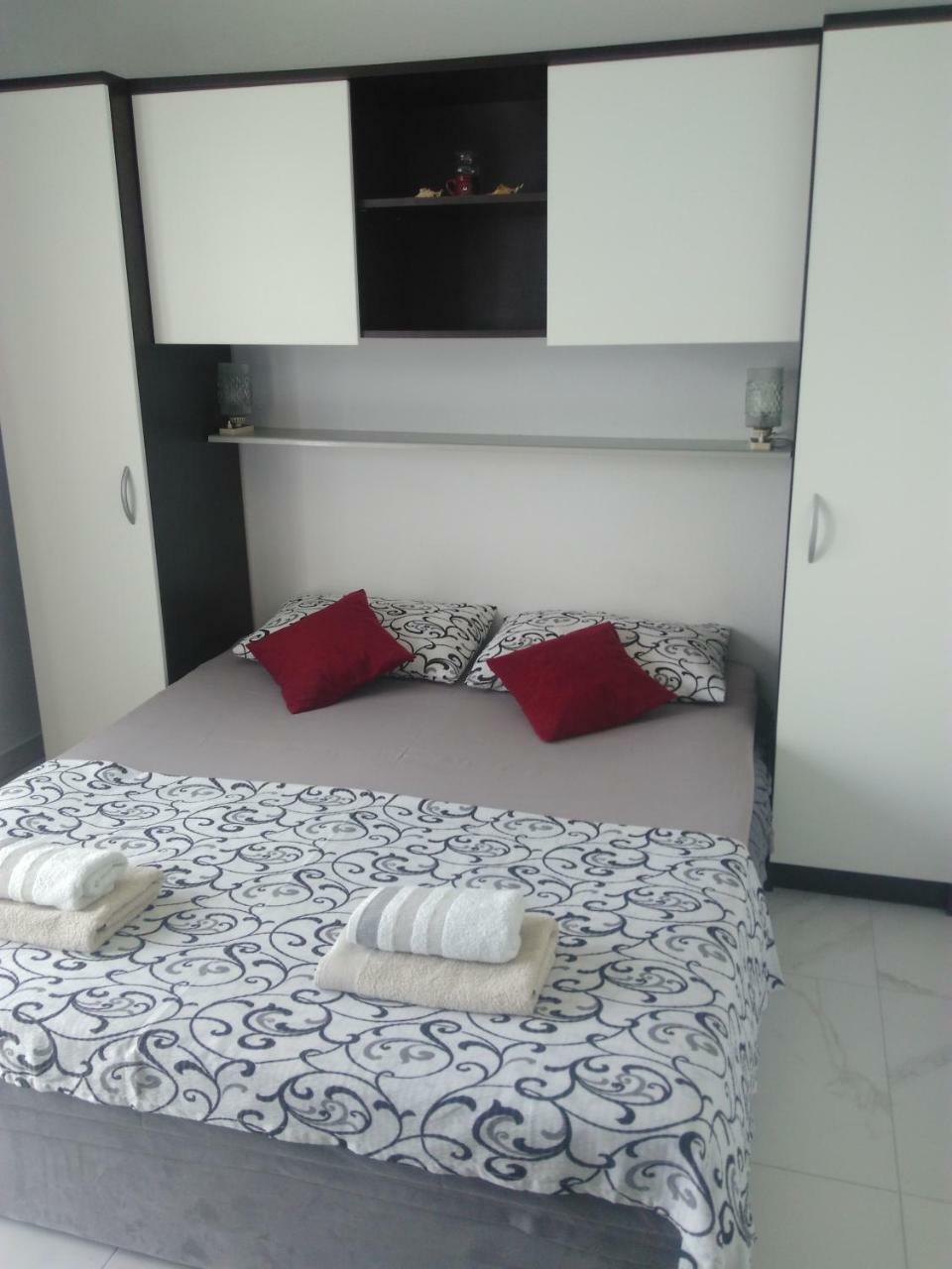 Apartment Vesna Milna  Ngoại thất bức ảnh